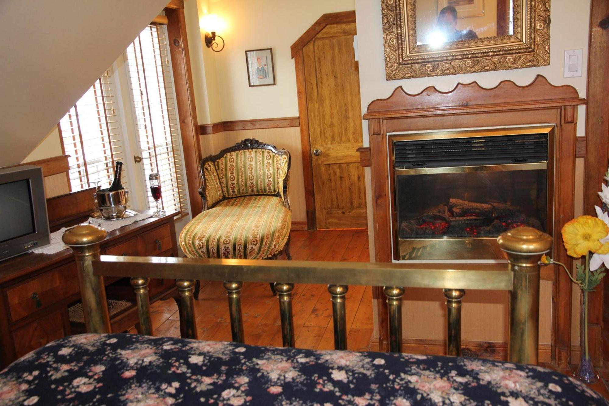 B&B Les Deux Pignons Petit-Saguenay Номер фото