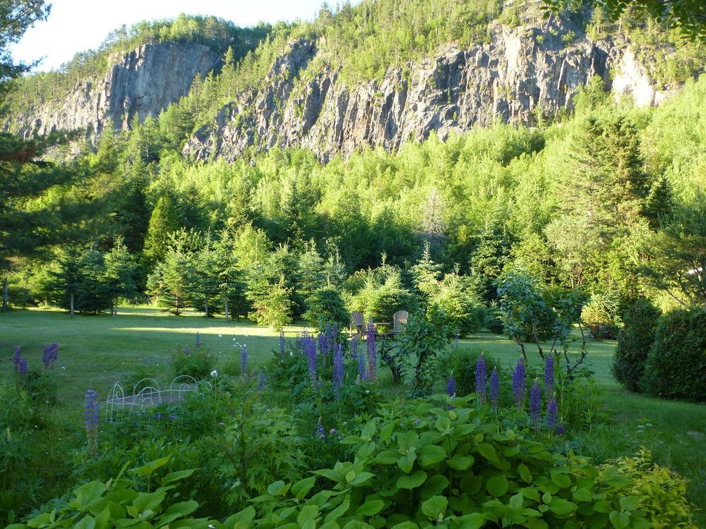 B&B Les Deux Pignons Petit-Saguenay Екстер'єр фото