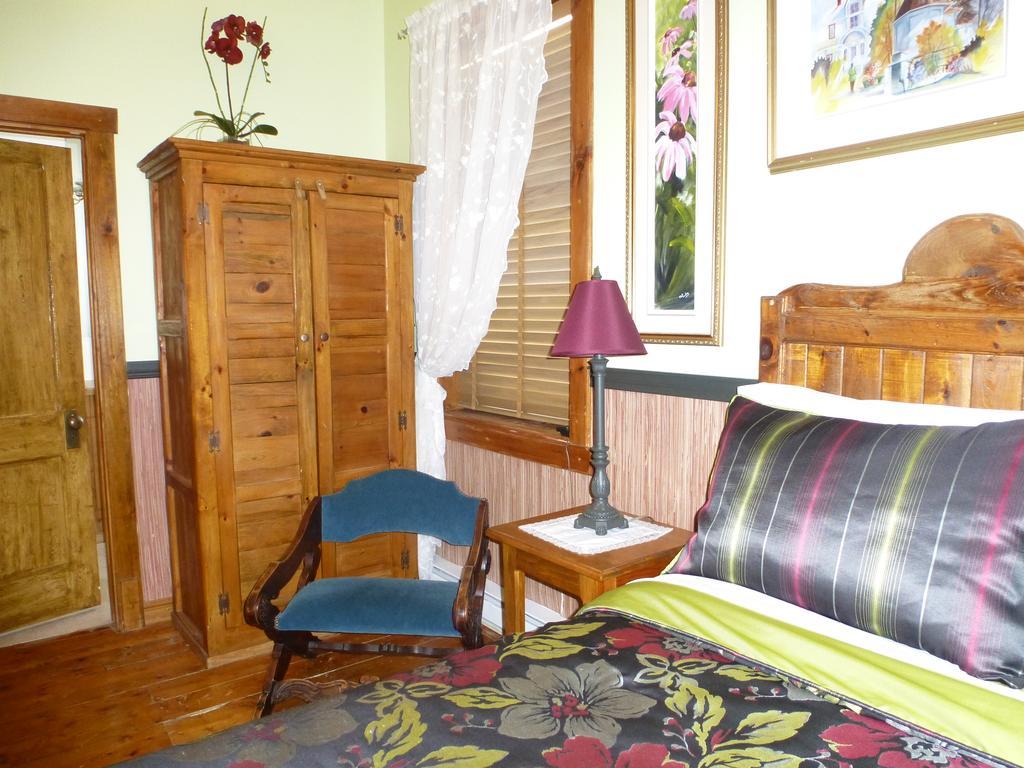B&B Les Deux Pignons Petit-Saguenay Екстер'єр фото