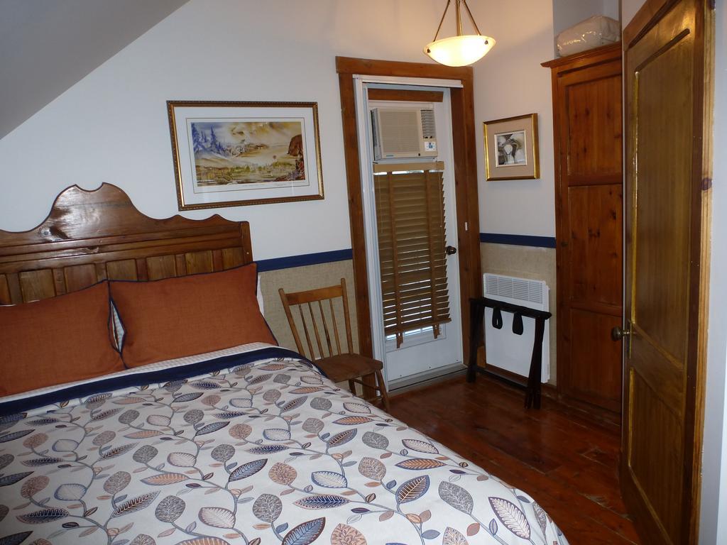 B&B Les Deux Pignons Petit-Saguenay Екстер'єр фото