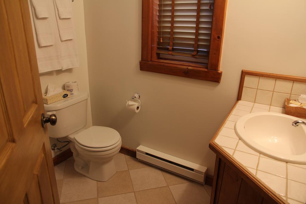 B&B Les Deux Pignons Petit-Saguenay Екстер'єр фото