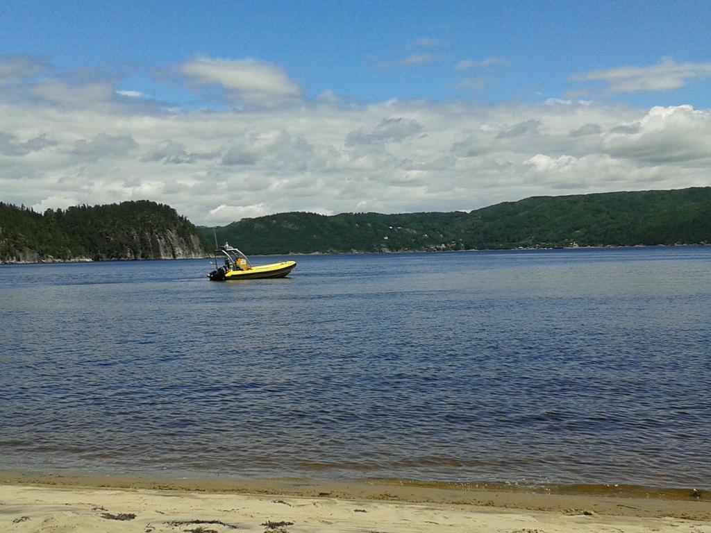 B&B Les Deux Pignons Petit-Saguenay Екстер'єр фото