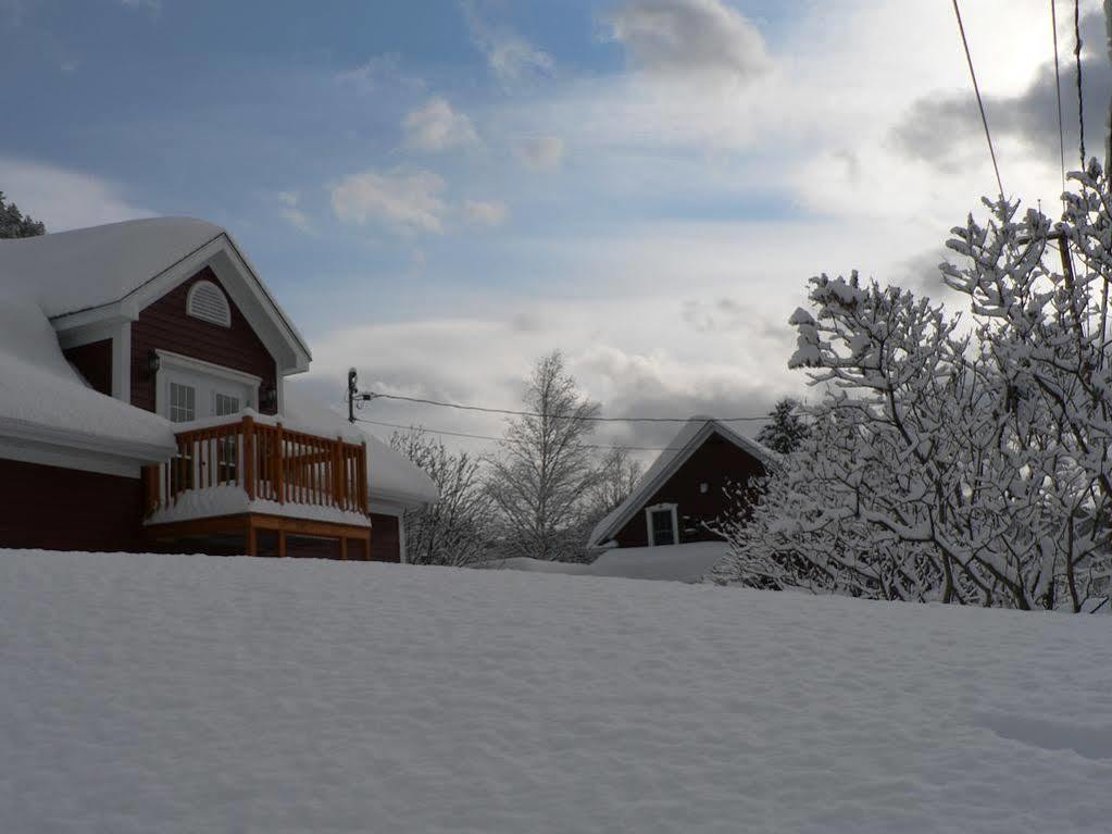 B&B Les Deux Pignons Petit-Saguenay Екстер'єр фото